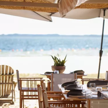 L'apéro les pieds dans l'eau à Bisca Grands lacs
