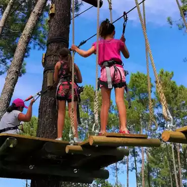 Parentis Aventure Parque de escalada de árboles