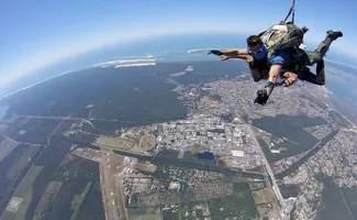 VERTICAL T'AIR PARACHUTISME (2)