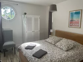 15. chambre 1 arcachon serviette lit fait 2023
